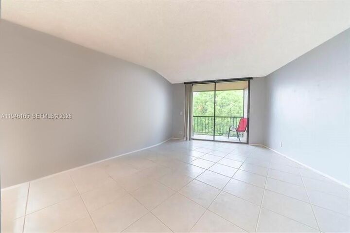 Property Photo:  3800 N Hills Dr 406  FL 33021 