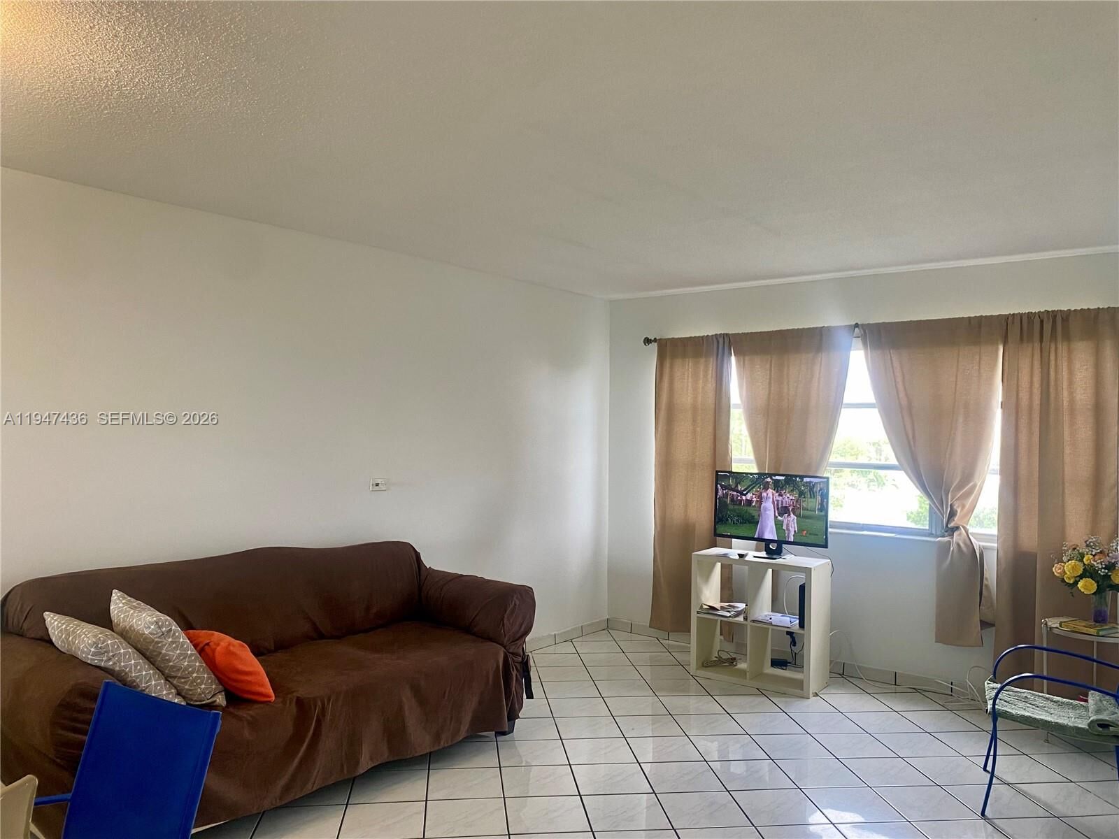 Property Photo:  2309 Park Ln 304  FL 33021 