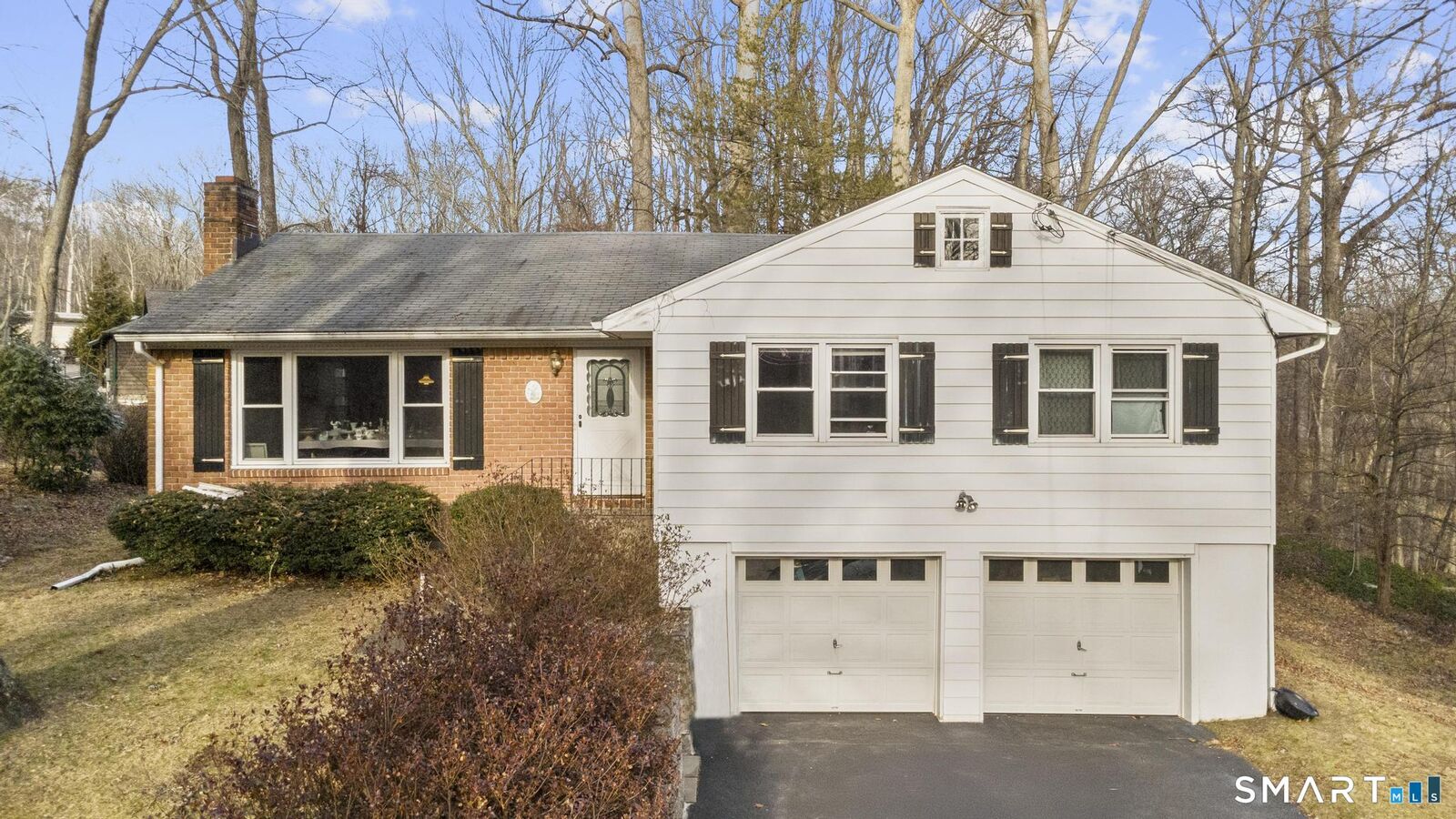 Property Photo:  276 Grumman Avenue  CT 06851 