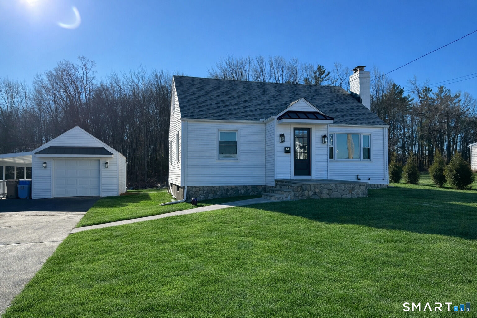 Property Photo:  424 Waverly Road  CT 06484 