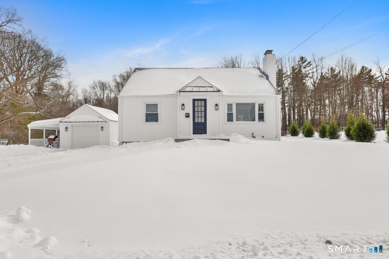 Property Photo:  424 Waverly Road  CT 06484 