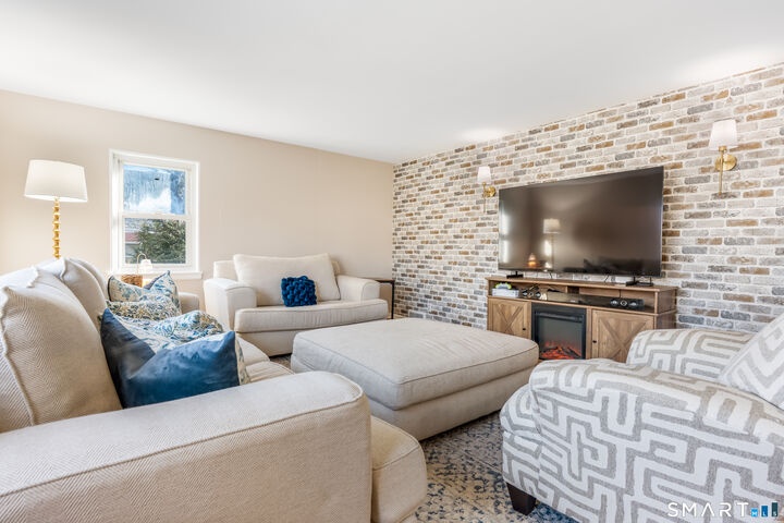 Property Photo:  7 Sunbright Drive South  CT 06450 