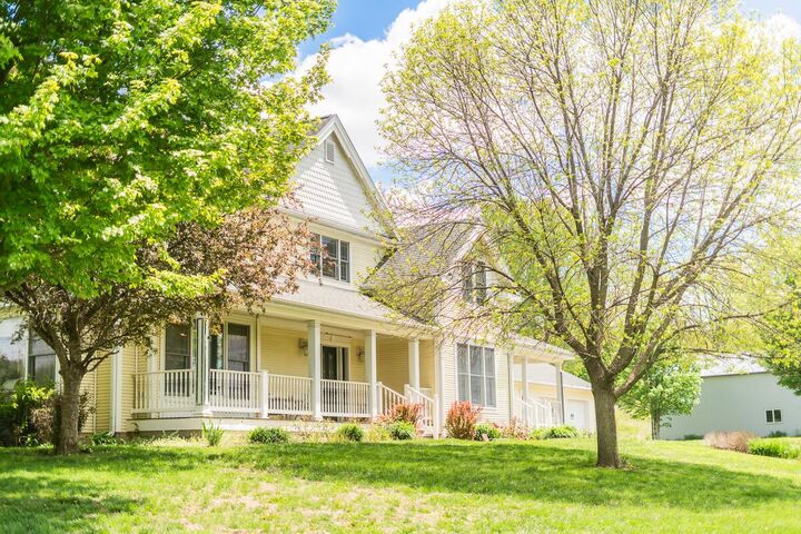 Property Photo:  2048 Horse Creek Road  IA 51652 