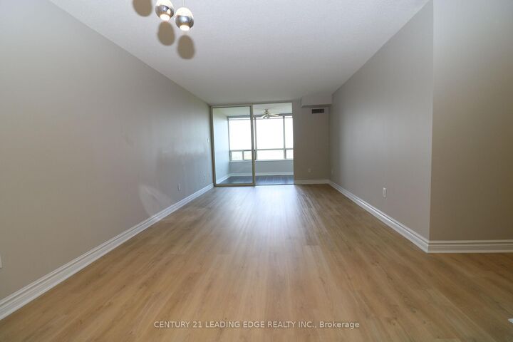Property Photo:  8501 Bayview Avenue 1206  ON L4B 3J7 