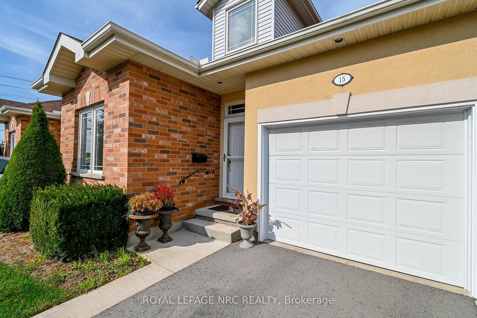 Property Photo: 4300 Kalar Road 15 ON L2H 1S8