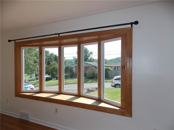 Property Photo:  511 Pearl Ave  PA 16046 