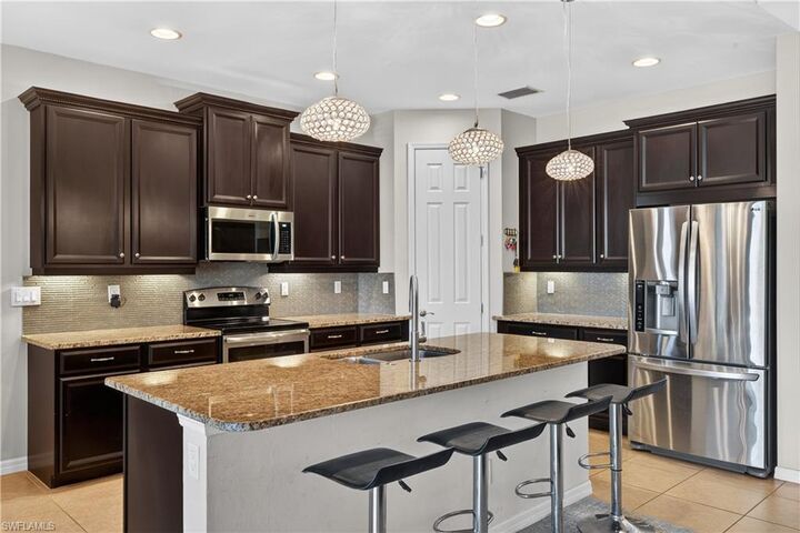 Property Photo:  12861 Seaside Key Ct  FL 33903 