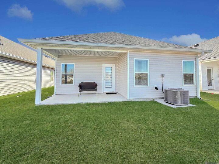 Property Photo:  1243 Drago Dr  LA 70820 