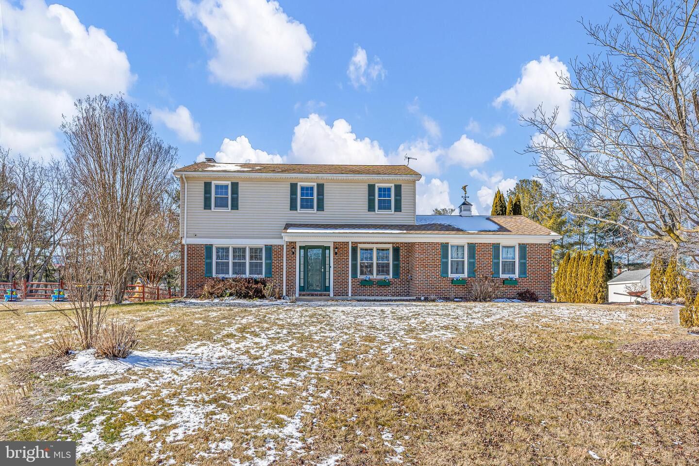 Property Photo:  152 W Savannah Drive  DE 19701 