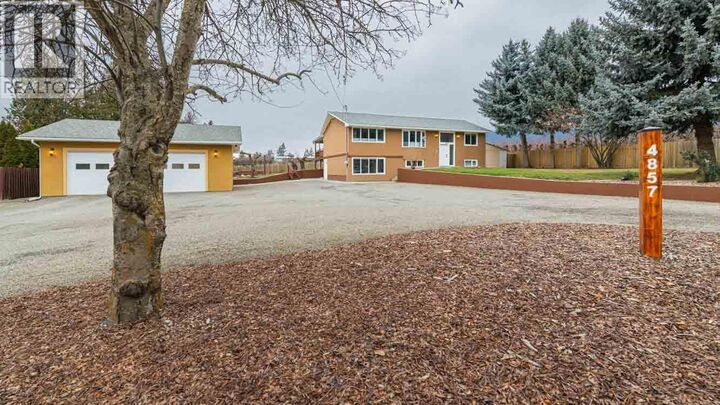 Photo de la propriété:  4857 Canyon Lister Road  BC V0B 1C1 