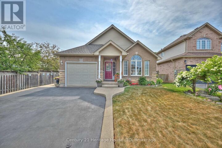 Property Photo:  222 Dorchester Drive  ON L3M 5K8 