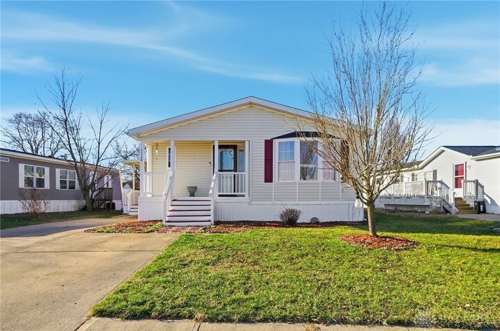 Property Photo:  11138 Oakwood Village Blvd  OH 45342 