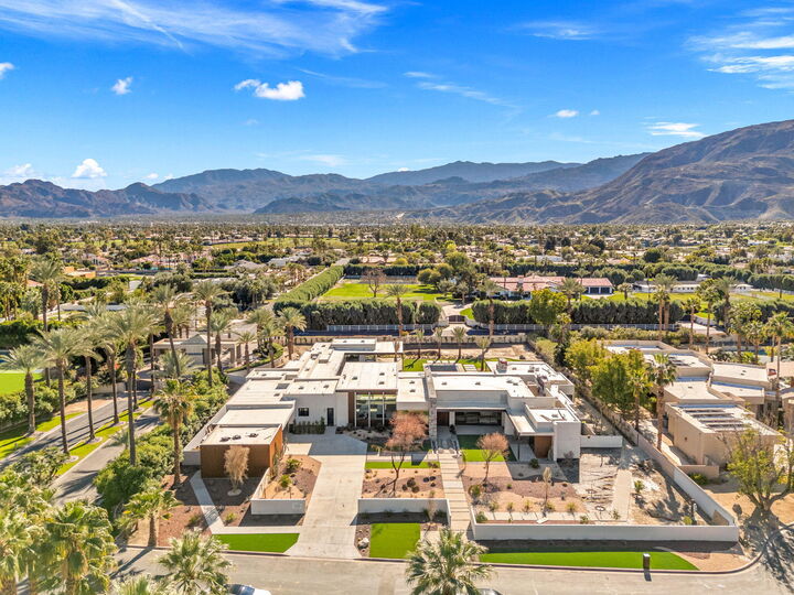 Property Photo:  3 Shakespeare Court  CA 92270 