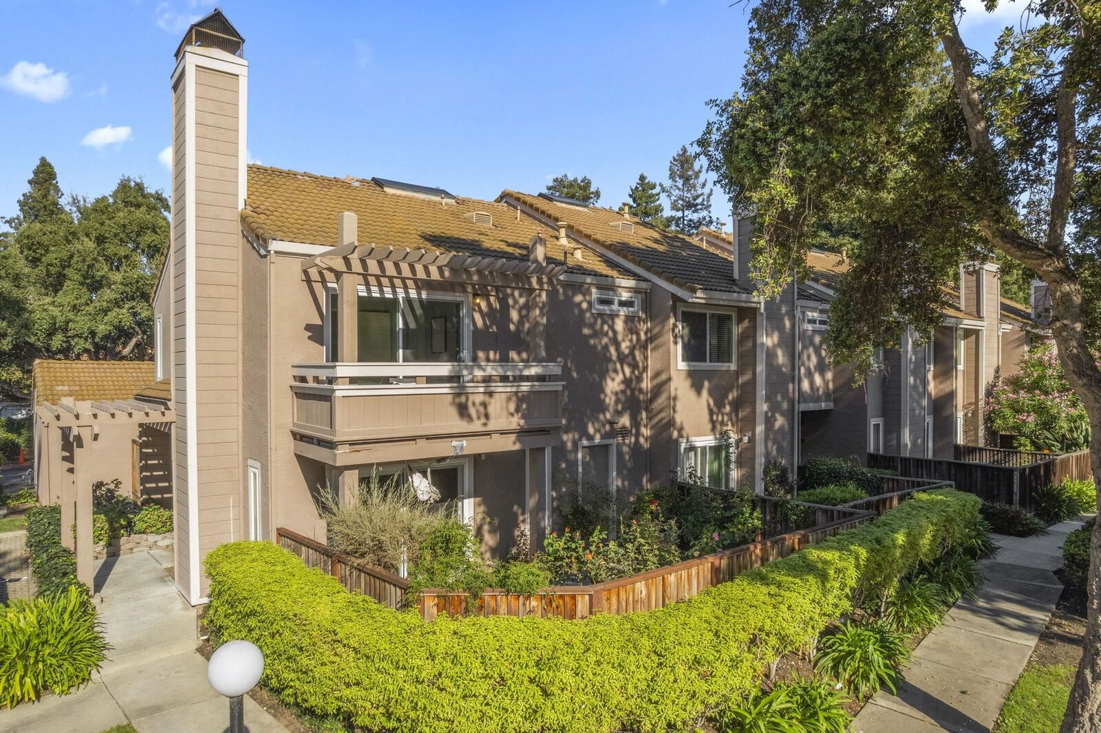 Property Photo:  3833 Burton Cmn  CA 94536 