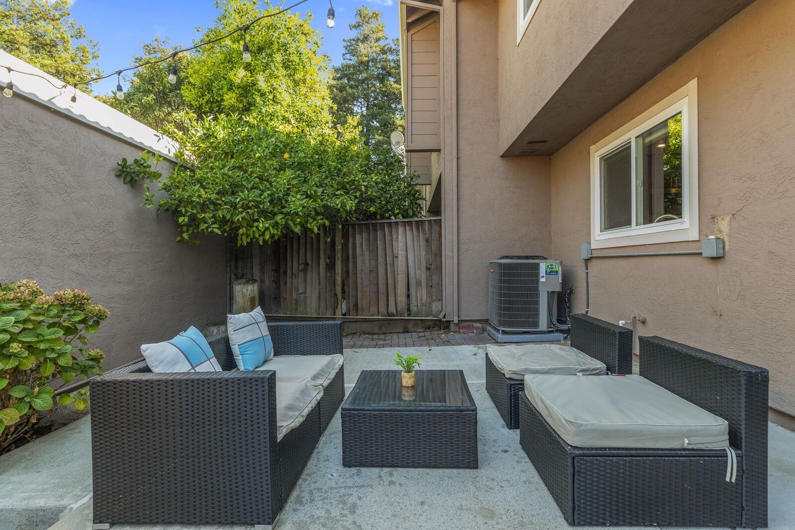 Property Photo:  3833 Burton Cmn  CA 94536 