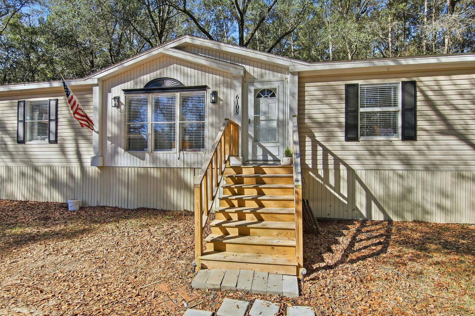 Property Photo:  6108 Old River Road  FL 32531 