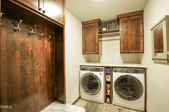 Property Photo:  4903 Calgary Avenue  ND 58503 