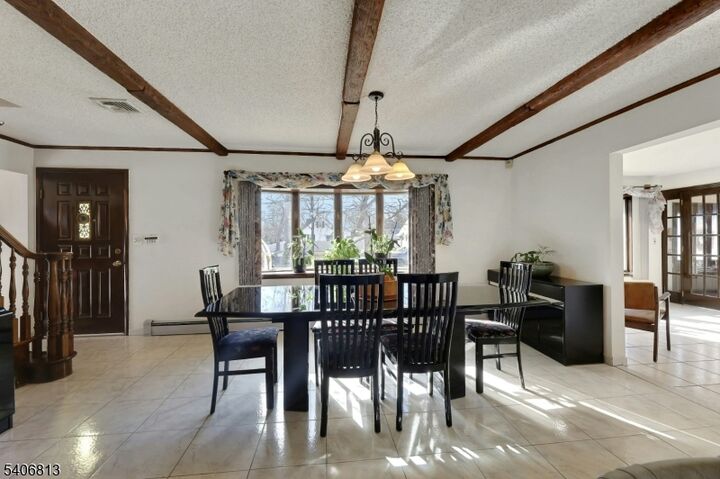 Property Photo:  4 Highfield Ct  NJ 07470 