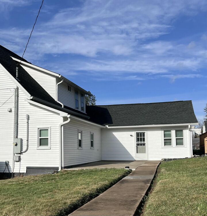 Property Photo:  402 Park Avenue  KY 40336 