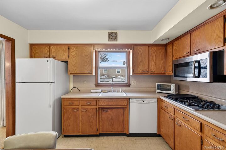 Property Photo:  7 Timberly Drive  NY 10924 