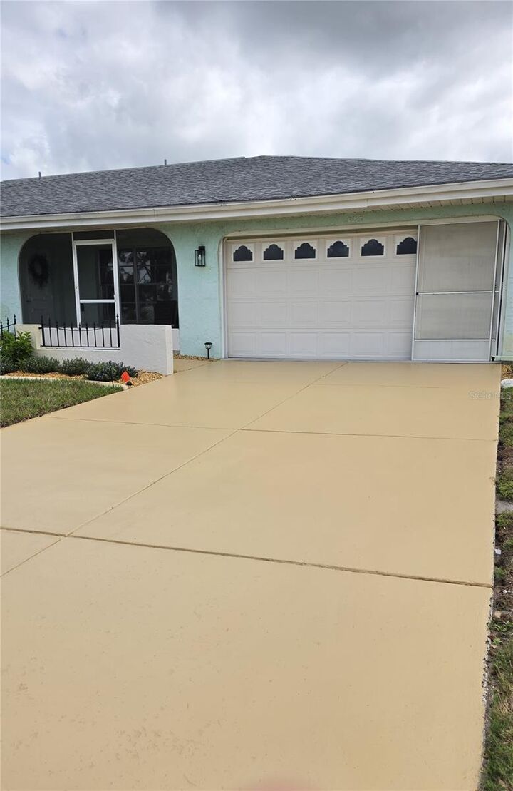 Property Photo:  325 Green Manor Drive  FL 33573 