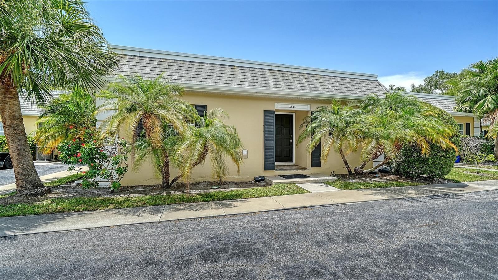 Property Photo: 2425 Aspinwall Street 2425 FL 34237
