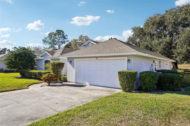 Property Photo:  305 Juniper Way  FL 32778 