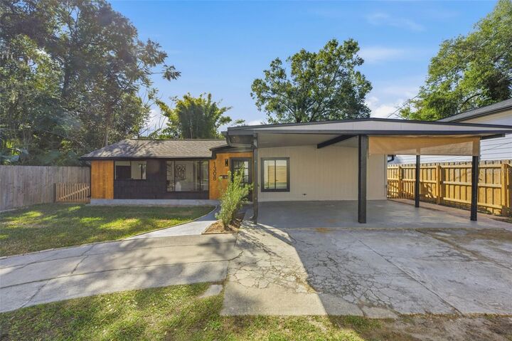 Property Photo:  1308 Oregon Street  FL 32803 