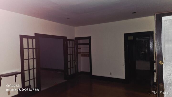 Property Photo:  607 Washington Avenue  MI 49935 