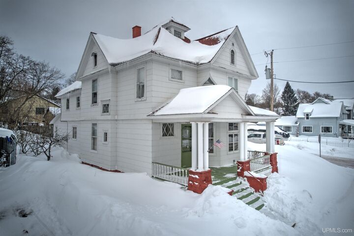Property Photo:  708 Calumet Street  MI 49945 