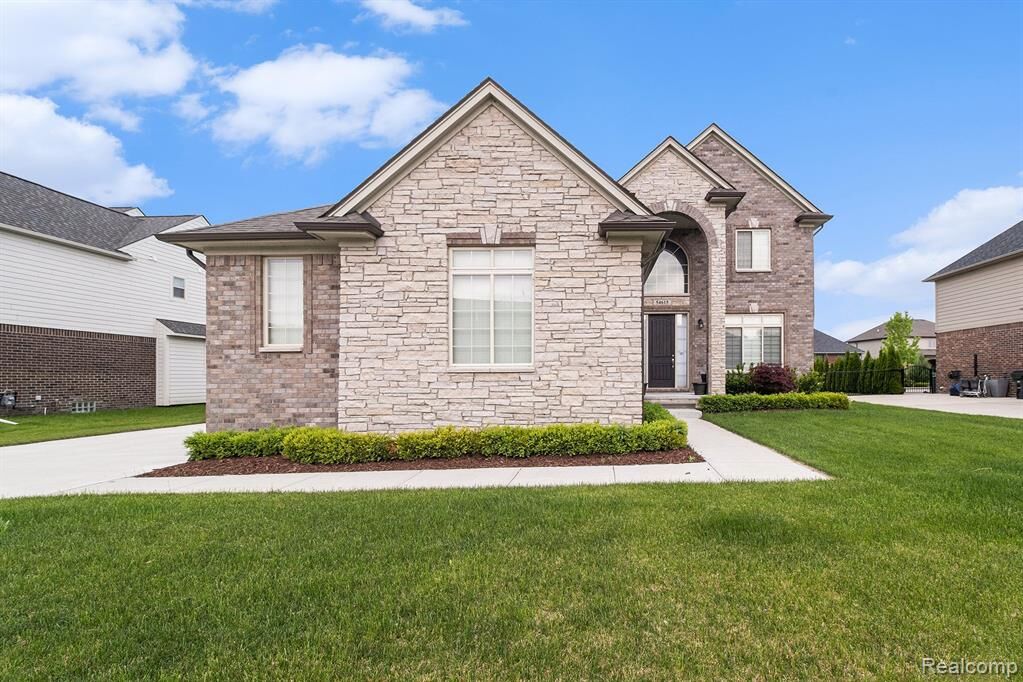 Property Photo:  54615 Deadwood Lane  MI 48316 2327 