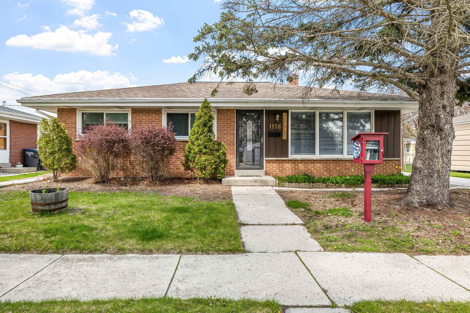 Property Photo:  1156 Orchard Dr  WI 53081 