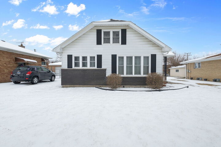 Property Photo: 606 De Angelis Court IL 60411