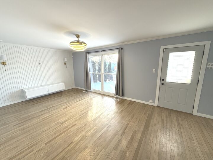 Property Photo:  2106 Tepee Avenue  IL 60110 