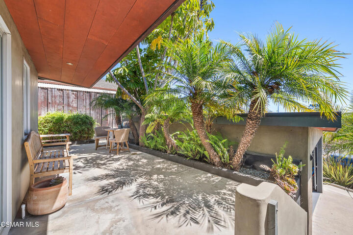 Property Photo: 2285 El Jardin Avenue CA 93001