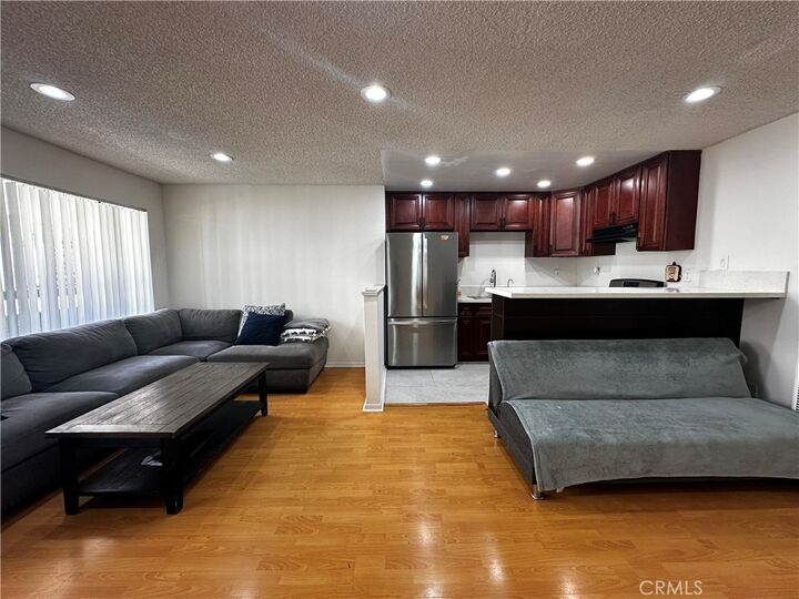 Property Photo: 801 E Chestnut Street 2 CA 91205