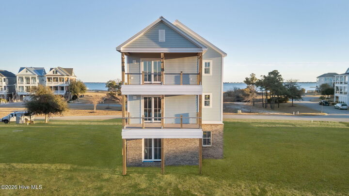 Property Photo:  746 Cannonsgate Drive  NC 28570 