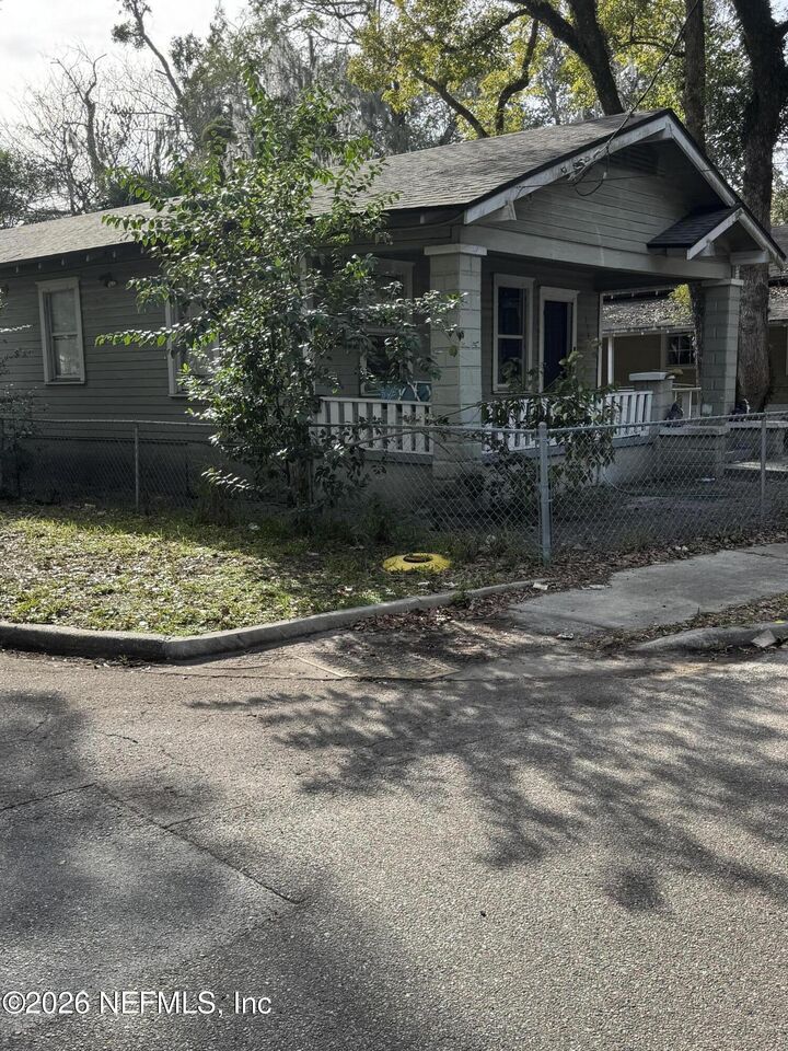 Property Photo:  334 Birch Street  FL 32206 
