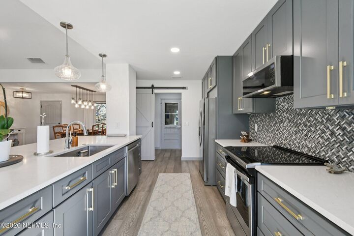 Property Photo:  102 Conch Court  FL 32082 