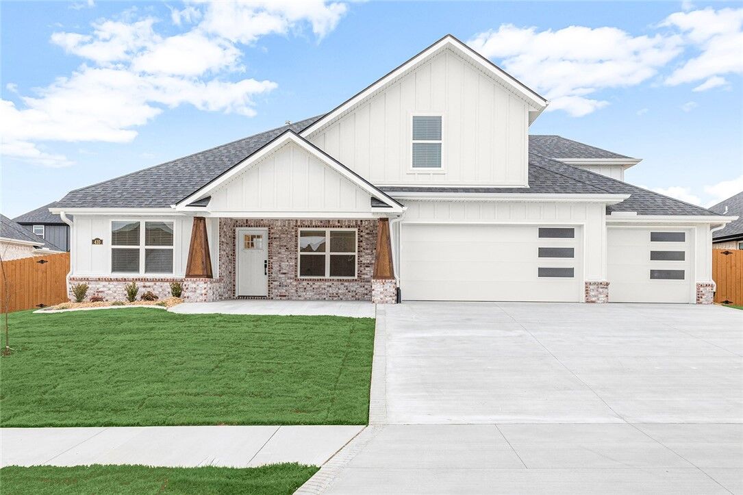 Property Photo:  410 Bronco Street  AR 72719 