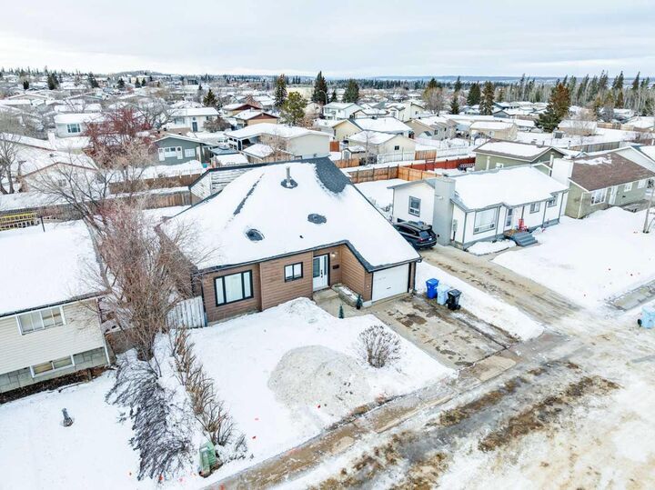 Property Photo: 148 Silvertip Place AB T9H 3B1