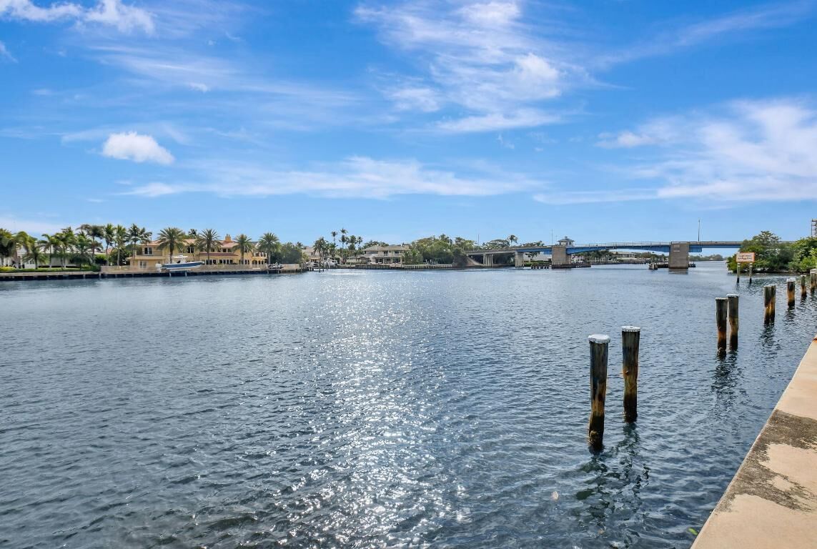 Property Photo:  624 Snug Harbor Drive B6  FL 33435 