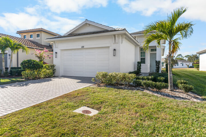 Property Photo:  129 SE Strada Cervaro  FL 34952 