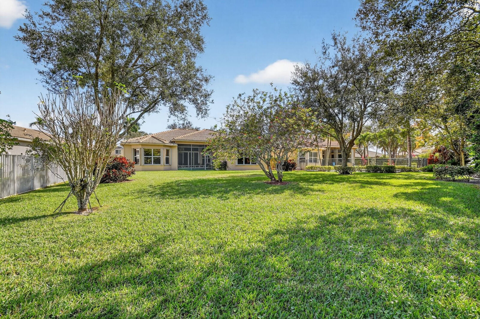 Property Photo:  8605 Vintage Reserve Terrace  FL 33467 