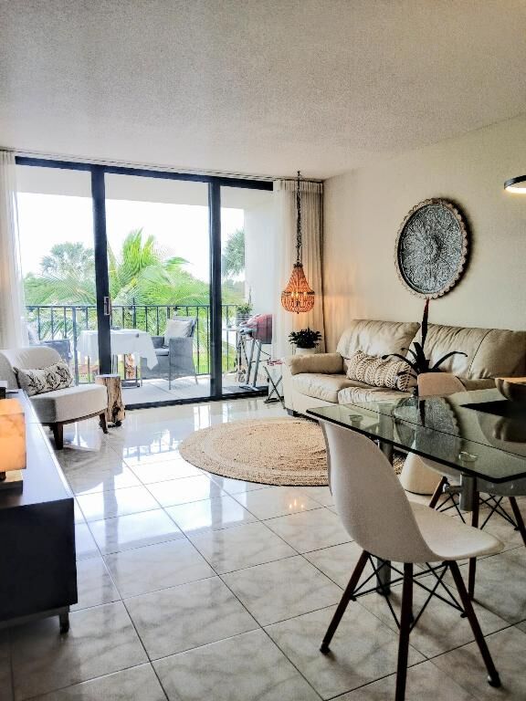 Property Photo:  1830 Embassy Drive 309  FL 33401 