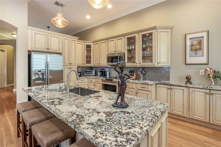 Property Photo:  1115 Linden Street  FL 33019 