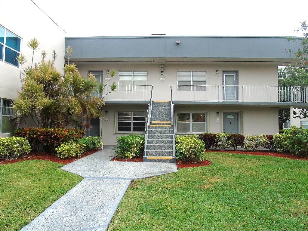 Property Photo:  760 Burgundy P  FL 33484 