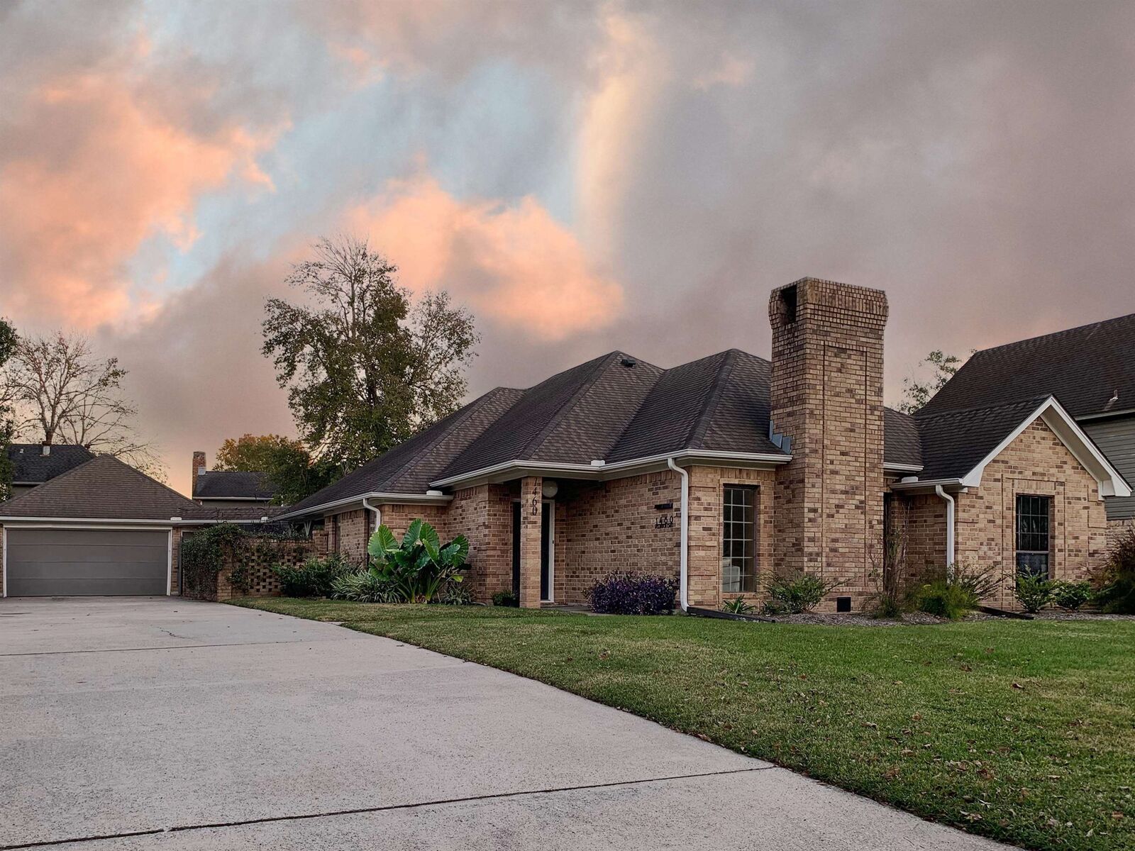 Property Photo: 1460 Wellington Oaks TX 77706