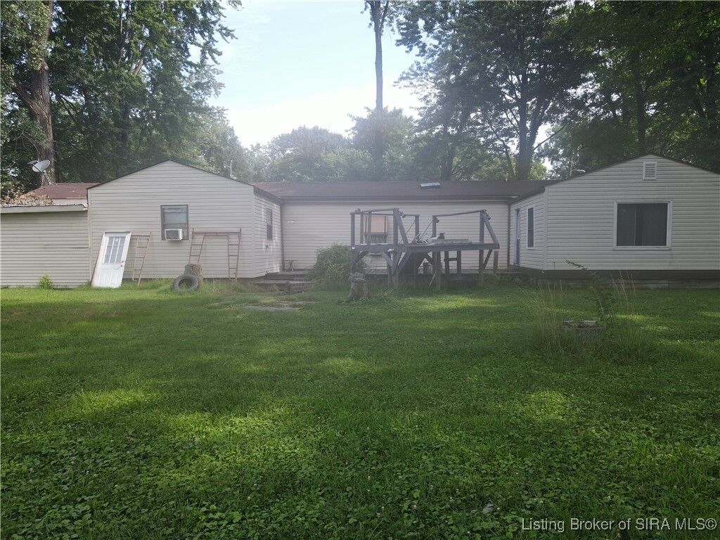 Property Photo:  1524 Waverly Road  IN 47130 