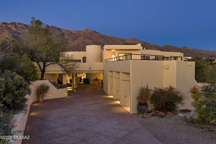 Property Photo:  5936 N Via Verdosa  AZ 85750 